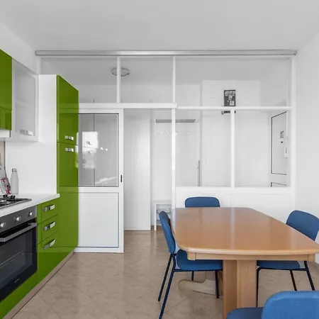 Апартаменты New Epulon With Sea View In Novigrad Новиград